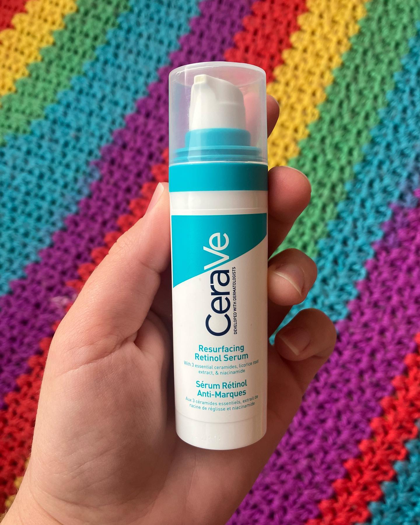 CeraVe Серум с ретинол за равномерен тен на кожата - Забъркай се!